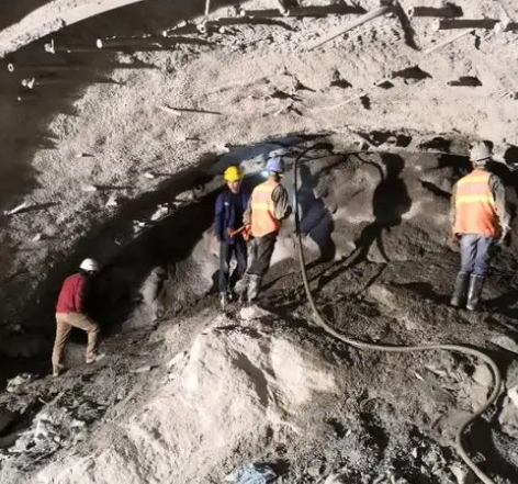 滨湖拱顶带模注浆料的施工流程及注意事项
